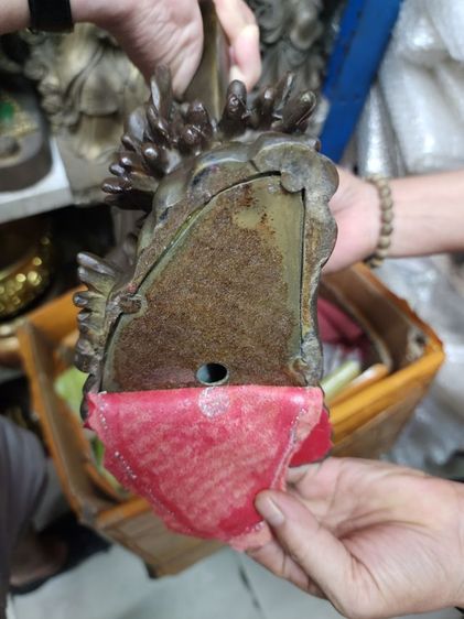 องค์กวนอิมนั่งบนพระจันทร์สำริด รูปที่ 3