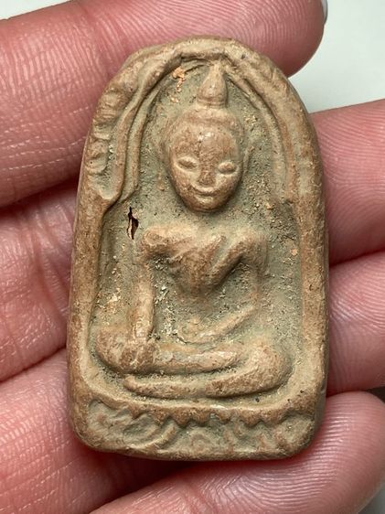 พระปางมารวิชัยเนื้อดิน