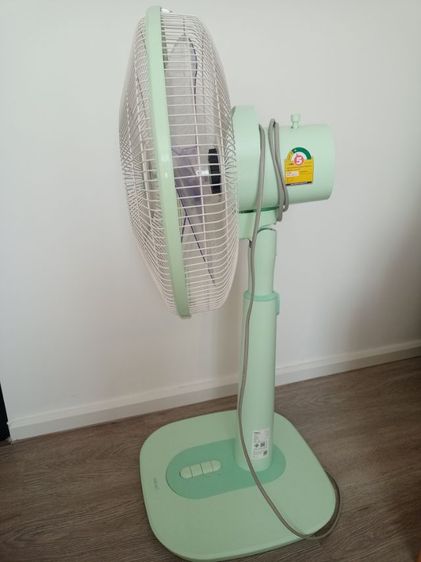 ด่วน ๆ ค่ะ พัดลม ฮาตาริ ขนาด 16 นิ้ว มือสอง สภาพดี ๆ ค่ะ รูปที่ 2