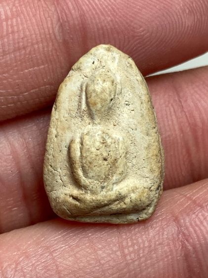 พระปางสมาธิเนื้อผงองค์จิ๋ว