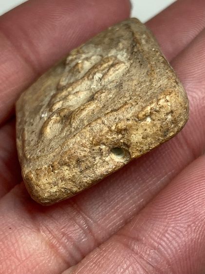 พระปางสมาธิเนื้อผงพิมพ์ไก่ รูปที่ 5