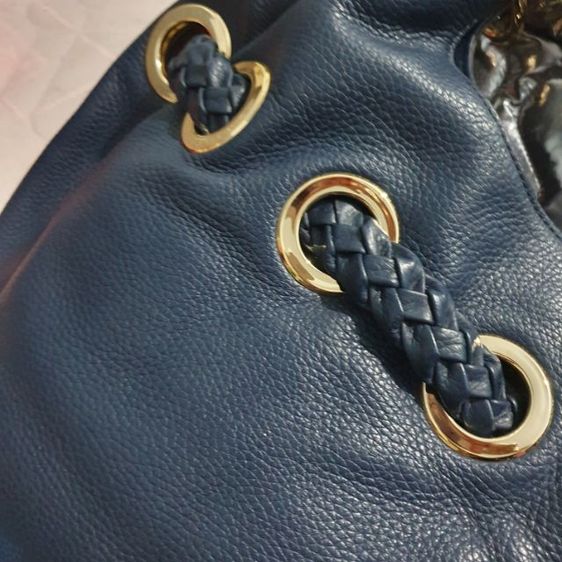 กระเป๋า Michael Kors Astor Braided Hobo Bag หนังสีน้ำเงินเข้ม (Navy Blue Leather)  รูปที่ 6