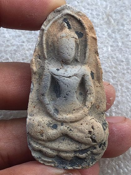 พระกรุเนื้อดินลำพูน  รูปที่ 2