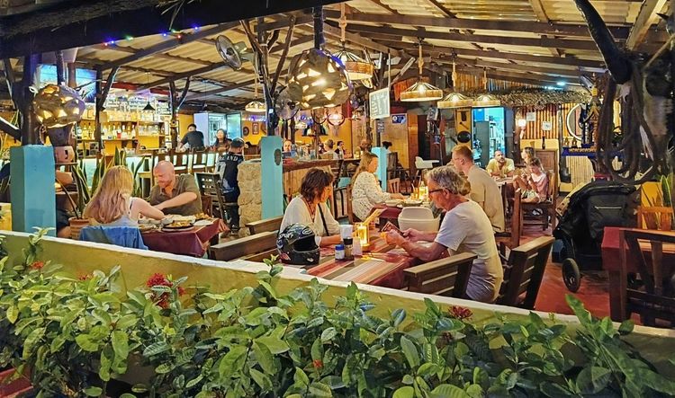 ร้านอาหารเม็กซิกันและไทย บนเกาะพะงัน เปิดทำการตั้งแต่ปี 2010 พร้อมขายแล้ว