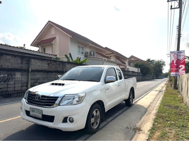 Toyota Hilux Vigo Champ 2015 Smart Cab 2.5 E Pickup ดีเซล ไม่ติดแก๊ส เกียร์ธรรมดา ขาว รูปที่ 2