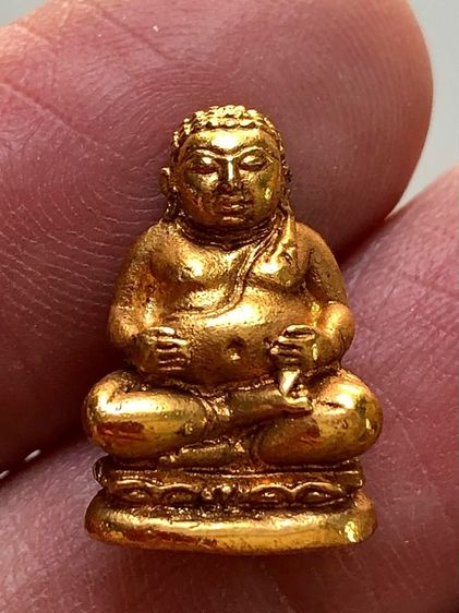 พระรูปหล่อเก่าคะ