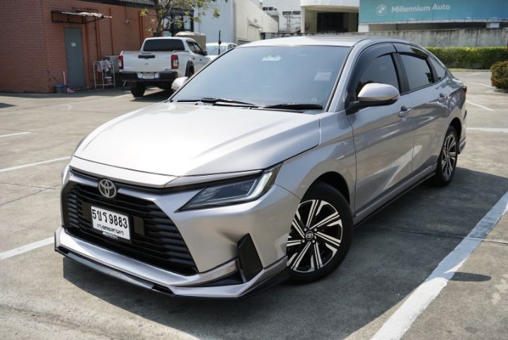 Toyota Yaris ATIV 2024 1.2 Smart Sedan เบนซิน ไม่ติดแก๊ส เกียร์อัตโนมัติ เทา รูปที่ 2