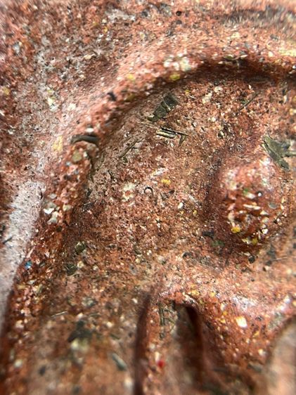 พระสมเด็จพิมพ์ใหญ่เนื้อสีแดงโรยผงตะไบทอง รูปที่ 7