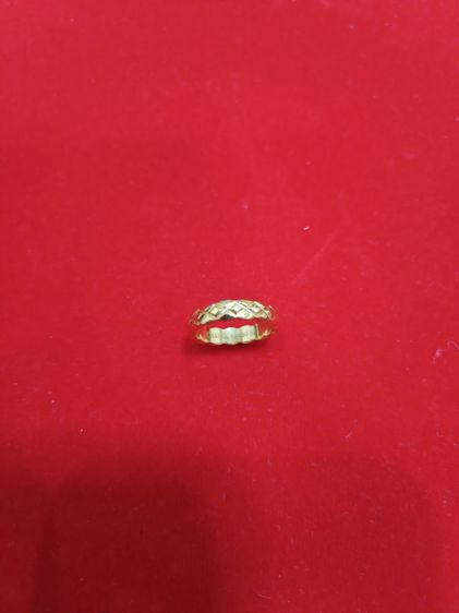 แหวนสีทอง รูปที่ 2