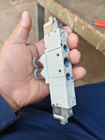  โซลินอยด์วาล์ว (Solenoid Valve) รุ่น SY7320-5LZD-02 จากผู้ผลิต SMC  รูปที่ 2