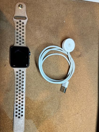 ดำ Apple Watch 3 42mm
