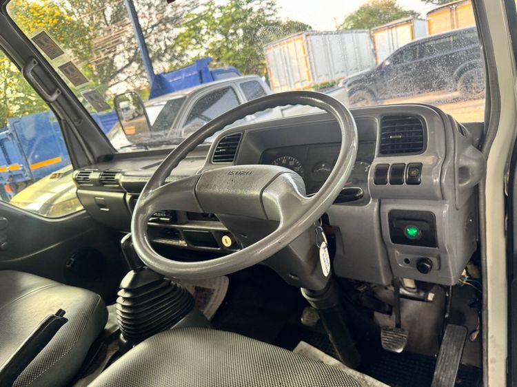 สี่ล้อไม่ติดเวลา ISUZU NKR 100 แรงม้า รูปที่ 5
