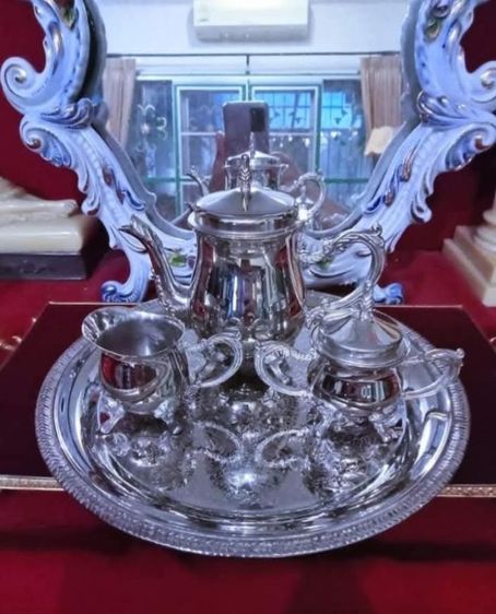 ชุดเซ็ทกาแฟครบชุดเนื้อโลหะเพรทเงินสภาพใหม่ยังไม่เคยโชว์หรือใช้งาน