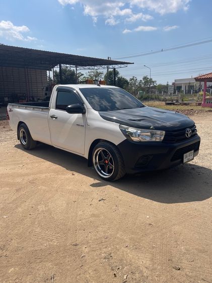 รถ Toyota Hilux Revo 2.4 J สี ขาว