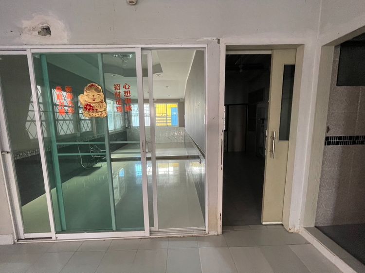 มีบางส่วน ขายบ้านเดี่ยวหลังมุม หมู่บ้านวรนุช เพชรเกษม 68 แยก 31 ขายตามสภาพ ราคาต่อรองได้ ทำเลดี ใกล้ MRT บางแค รูปที่ 3
