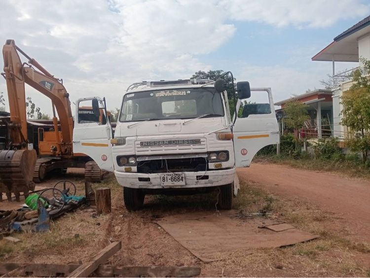 สิบล้อท้ายลาด