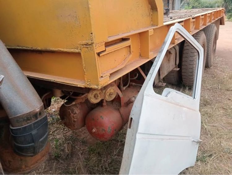 สิบล้อท้ายลาด รูปที่ 4