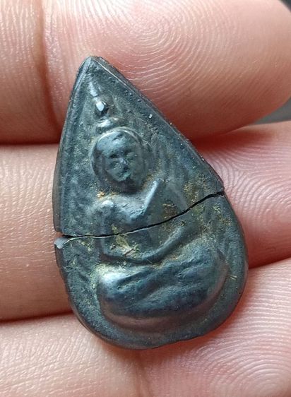 พระกลีบบัวเนื้อเมฆพัตร หลวงปู่บุญ  ดูง่ายที่สุด รับประกันแท้เอาไว้ใช้หรือเอาไว้ดูเนื้อแล้วแต่เพื่อนๆ ขอ 300-พร้อมส่ง รับประกันแท้ทุกที่ครับ  รูปที่ 2