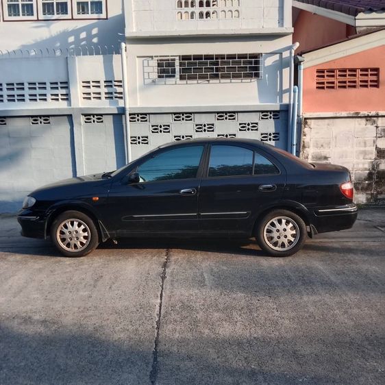 Nissan Sunny 2001 1.6 GL Neo Sedan เบนซิน ไม่ติดแก๊ส เกียร์อัตโนมัติ ดำ รูปที่ 4