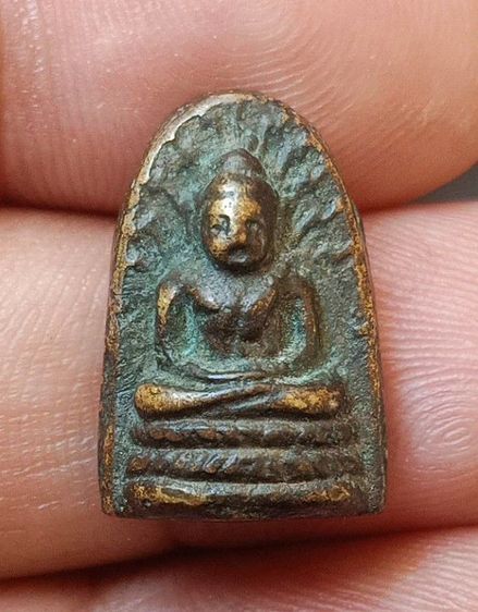 พระรอดละโว้  ปี 2484 จังหวัดลพบุรี เนื้อชนวนมวลสาร สังฆราชแพประธานให้ พิธียิ่งใหญ่ หลวงพ่อเดิม วัดหนองโพ หลวงพ่อพริ้ง วัดบางปะะกอก เสกให้