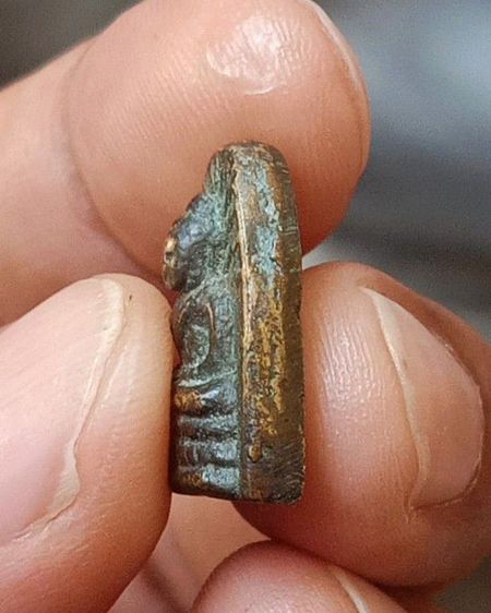 พระรอดละโว้  ปี 2484 จังหวัดลพบุรี เนื้อชนวนมวลสาร สังฆราชแพประธานให้ พิธียิ่งใหญ่ หลวงพ่อเดิม วัดหนองโพ หลวงพ่อพริ้ง วัดบางปะะกอก เสกให้ รูปที่ 5