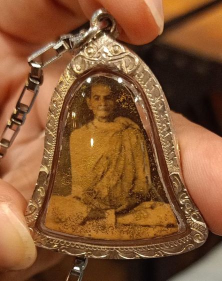 รูปถ่ายหน้ากระถางธูป ปิดทองหน้าหลังเดิมๆ เก่าจริง หลวงพ่อพรหม วัดช่องแค เลี่ยมเงินแท้พับหลัง 2,500 บาท สนใจทักหรือโทร ส่งจริงทุกบ้านครับ รูปที่ 4