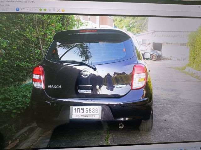 รถ Nissan March 1.2 E สี ม่วง