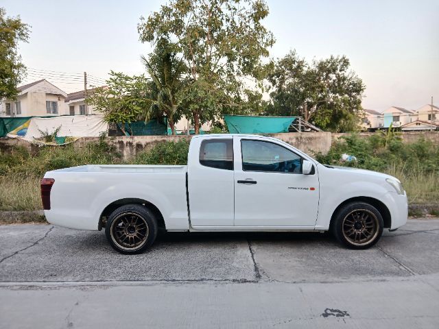 Isuzu D-MAX 2019 1.9 S Pickup ดีเซล ไม่ติดแก๊ส เกียร์ธรรมดา ขาว รูปที่ 4