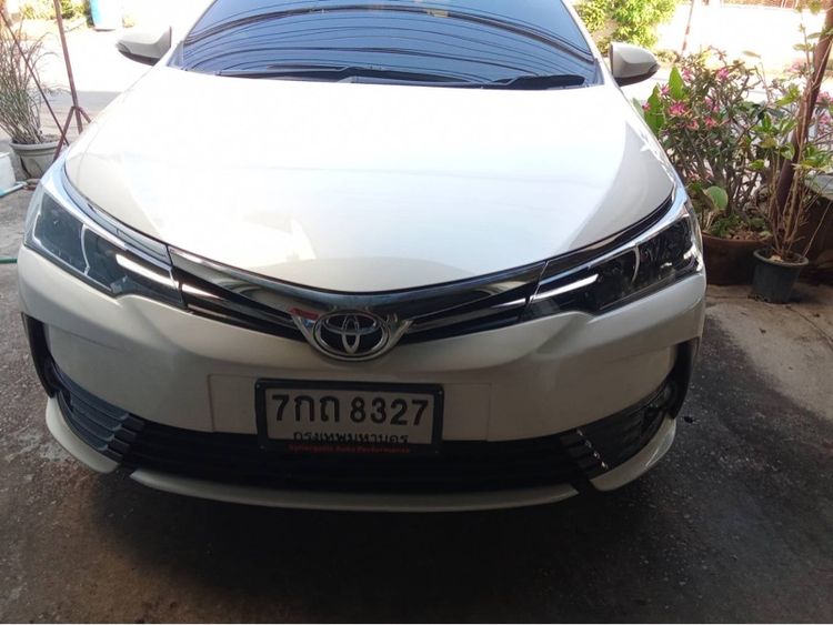รถ Toyota Altis 1.8 E สี ขาว