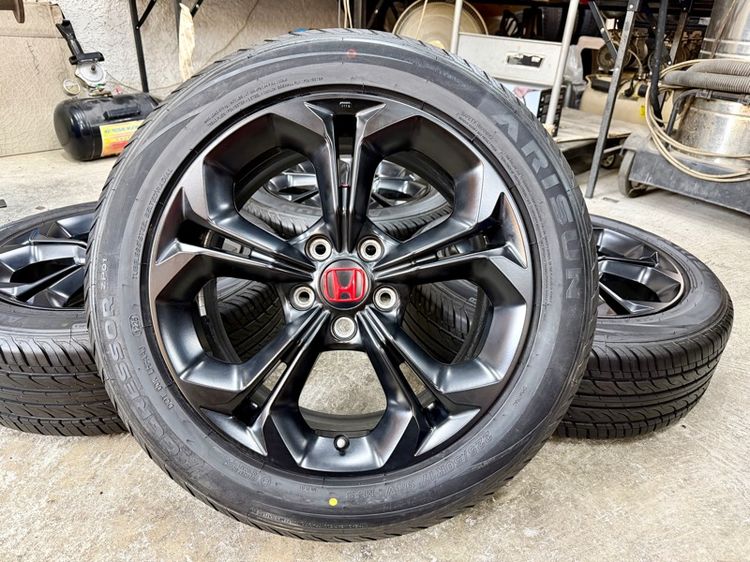 17" ล้อแม็ก HONDA CIVIC RS ขอบ 17” สภาพสวยสีเดิม ยาง ARISUN 225-50R17 ปี 25 ตุ่มหน้ายางยังอยู่ครบ