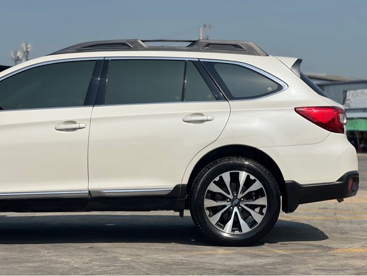 Subaru Outback 2017 2.5 T EyeSight 4WD Utility-car เบนซิน ไม่ติดแก๊ส เกียร์อัตโนมัติ ขาว รูปที่ 3