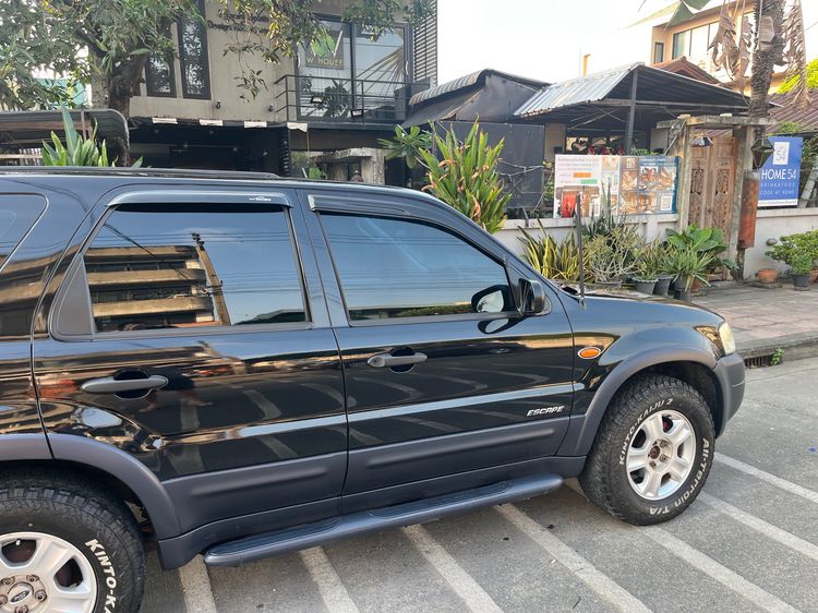 รถ Ford Escape 2.3 XLT สี ดำ