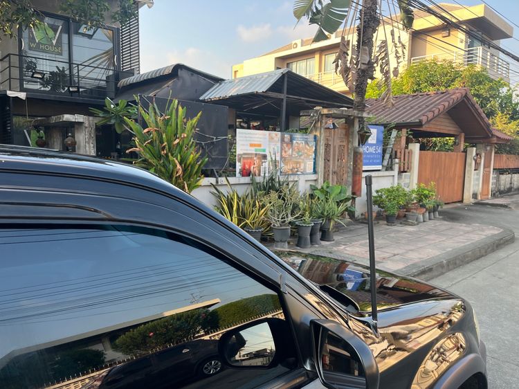 Ford Escape 2004 2.3 XLT Utility-car เบนซิน LPG เกียร์อัตโนมัติ ดำ รูปที่ 2