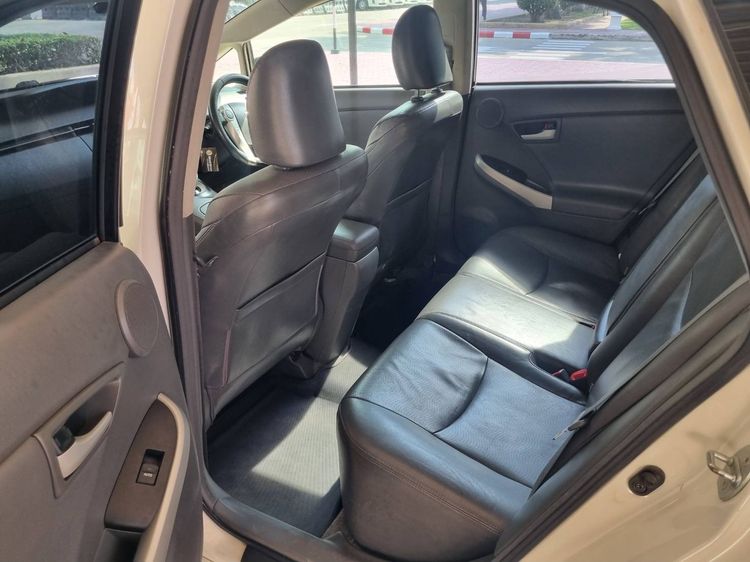 Toyota Prius 2012 1.8 Hybrid Sedan เบนซิน ไม่ติดแก๊ส เกียร์อัตโนมัติ ขาว รูปที่ 3