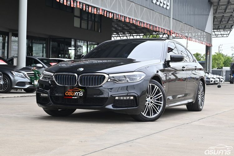 รถ BMW Series 5 530e สี ดำ
