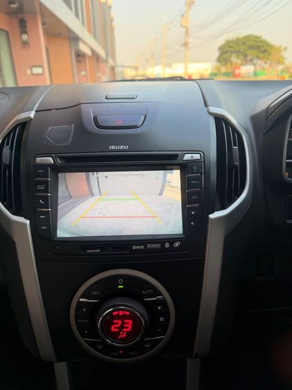 Isuzu D-MAX 2014 3.0 Vcross M 4WD Pickup ดีเซล ไม่ติดแก๊ส เกียร์ธรรมดา ขาว รูปที่ 4