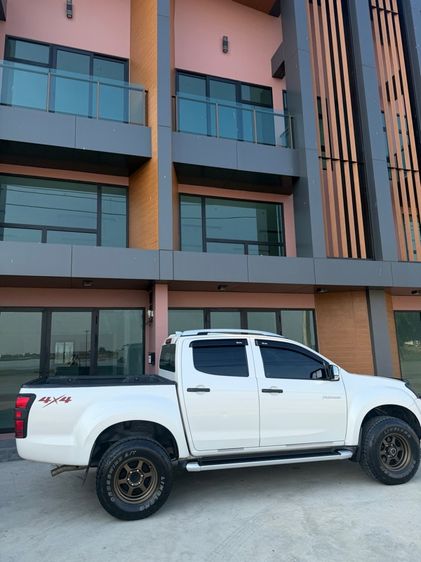 Isuzu D-MAX 2014 3.0 Vcross M 4WD Pickup ดีเซล ไม่ติดแก๊ส เกียร์ธรรมดา ขาว รูปที่ 2