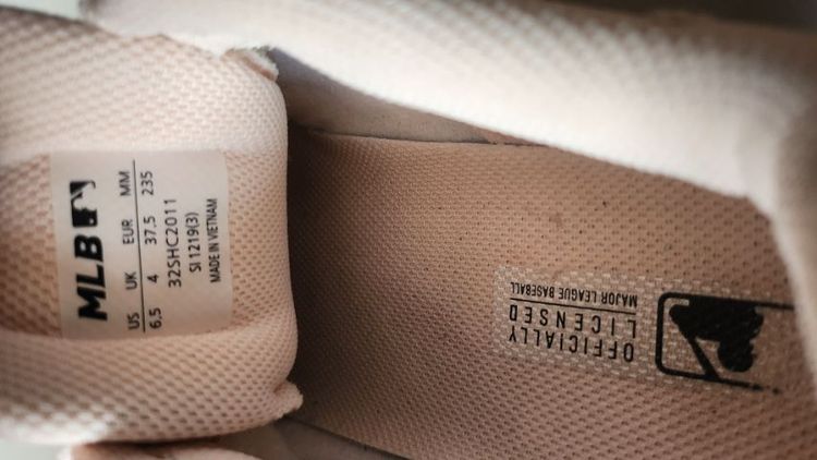 ขายรองเท้า รูปที่ 3