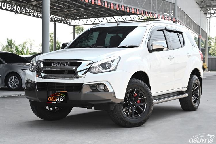 รถ Isuzu MU-X 1.9 สี ขาว