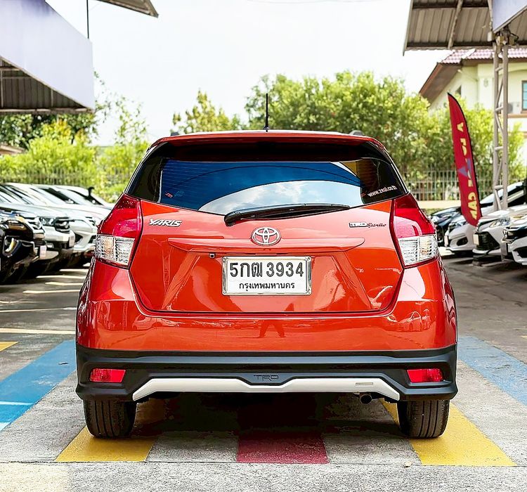 Toyota Yaris 2016 1.2 TRD Sportivo Sedan เบนซิน ไม่ติดแก๊ส เกียร์อัตโนมัติ ส้ม รูปที่ 4
