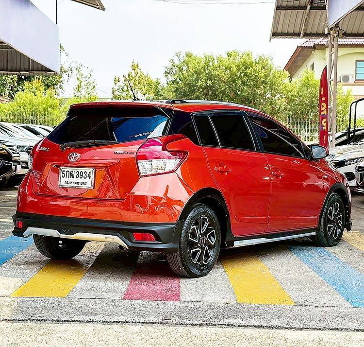 Toyota Yaris 2016 1.2 TRD Sportivo Sedan เบนซิน ไม่ติดแก๊ส เกียร์อัตโนมัติ ส้ม รูปที่ 3