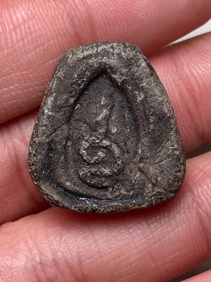 พระปิดตาหลังยันต์ รูปที่ 2