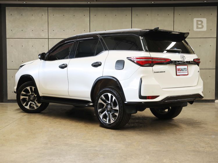 Toyota Fortuner 2022 2.4 Legender 4WD Utility-car ดีเซล ไม่ติดแก๊ส เกียร์อัตโนมัติ ขาว รูปที่ 4
