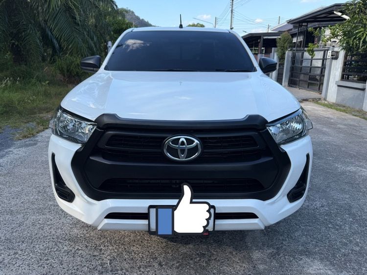 รถ Toyota Hilux Revo 2.4 J สี ขาว