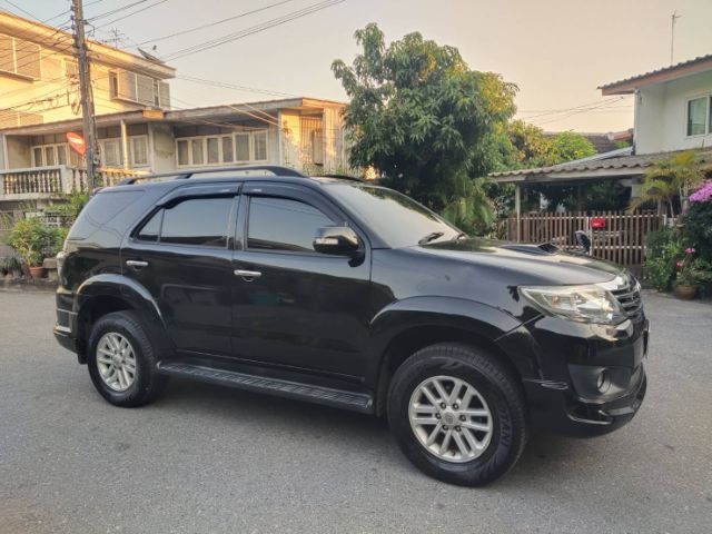 Toyota Fortuner 2013 2.5 G VNT 2WD Champ Midnight Shine Utility-car ดีเซล ไม่ติดแก๊ส เกียร์อัตโนมัติ ดำ รูปที่ 3