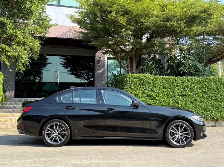 BMW Series 3 2020 320d Sedan ดีเซล ไม่ติดแก๊ส เกียร์อัตโนมัติ ดำ รูปที่ 2