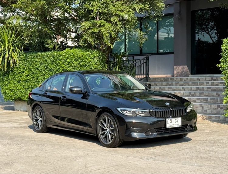 รถ BMW Series 3 320d สี ดำ