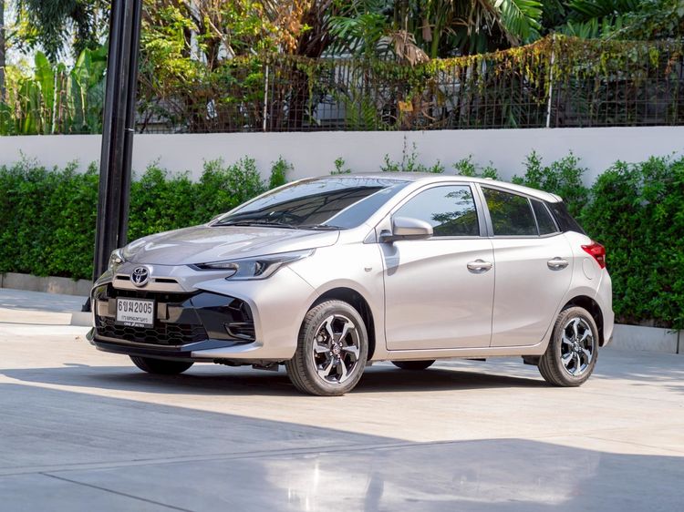 Toyota Yaris 2025 1.2 Sport Sedan เบนซิน ไม่ติดแก๊ส เกียร์อัตโนมัติ บรอนซ์เงิน รูปที่ 3