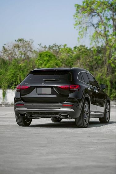 Mercedes-Benz GLA-Class 2022 GLA200 Sedan เบนซิน เกียร์อัตโนมัติ ดำ รูปที่ 4