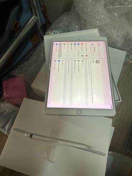 ขาย ipad Air3 64g cellular พร้อมปากกาแท้ ไม่มีอุปกรณ์ ตำหนิจอไบร์ท ขอบจอชมพู นัดรับ กทม ราคา 3900